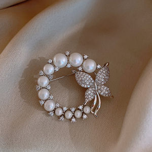 【 In Stock 】Korean Fashion Brooch Womens Diamond and Pearl Brooch Luxurious Clothing Pin Accessory Suitable for Holiday GiftsMultiple Styles Available for Your Choice 胸针