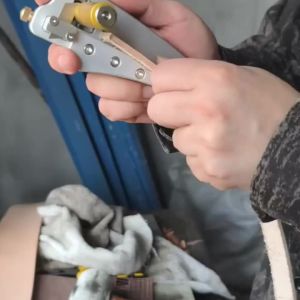 1Pcs Thickness Adjustment Leather Strip Cutter DIY Belt Cutter Leather Thread Cutter Leather Goods Making Tool