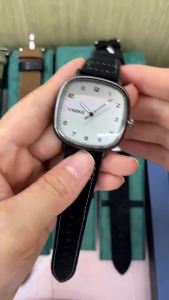 Factory-made quartz watch sporty retro fashionable simple design leather strap quartz watch student wristwatch trendy and unique
