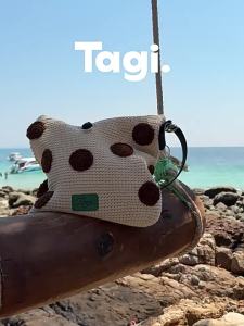 Tagi. Polka Dot Woven Bag Vintage Summer Cool Woven Bag Versatile for Travel New Summer Shoulder Bag
