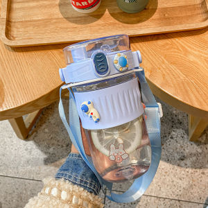 กระติกน้ำน่ารัก พกพาสะดวก มาพร้อมหลอด แถมสติ๊กเกอร ของแท้650ml -9923