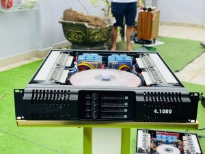 ĐẨY CÔNG SUẤT LỚN RCW 4800 Trang bị 64 sò lớn mang lại công suất mạnh mẽ vượt trội dành cho hội trường lớn sân khấu phòng karaoke cao cấp và sự kiện ngoài trời. Đảm bảo âm trầm sâu âm cao sắc nét và không bị méo tiếng kể cả ở công suất lớn