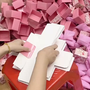 Kotak Jam Tangan Sanrio Kartun Comel Dengan Span Kotak Pembungkusan Tebal Kotak Hadiah Paparan Jam Sanrio Watch Box Sponge Cute Cartoon Thickened Packaging Box Watch Exquisite Display Box 三丽鸥表盒带海绵可爱卡通加厚包装盒手表精美展示盒 H084