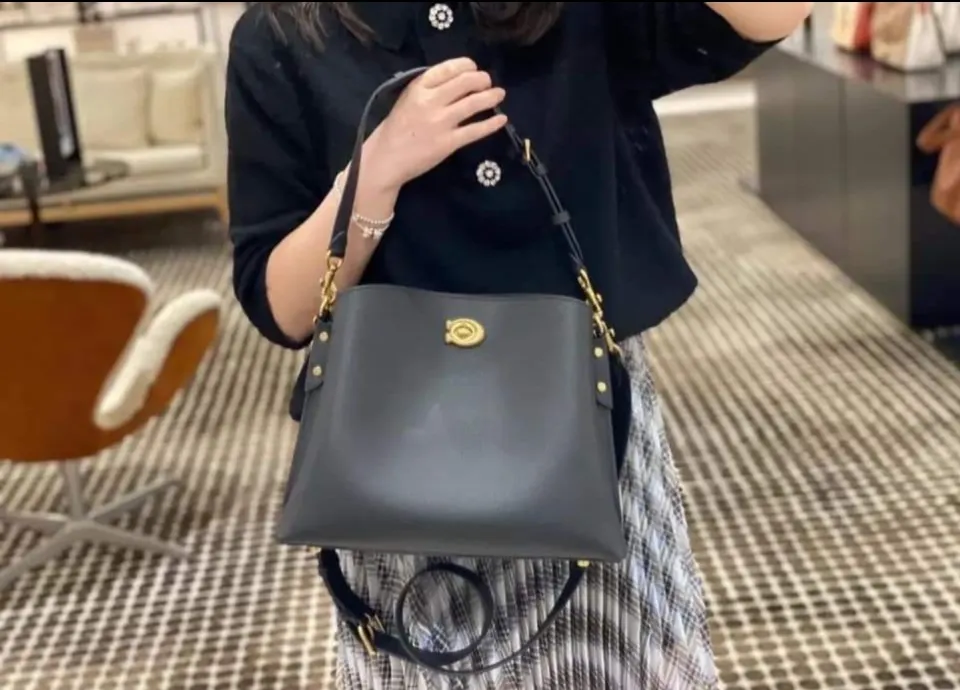 Willow leather shoulder bag Clearance