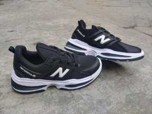 HOT PROMO!!!  Sepatu Jogging Pria Wanita Black White Sepatu Olahraga Murah Keren Anti Licin