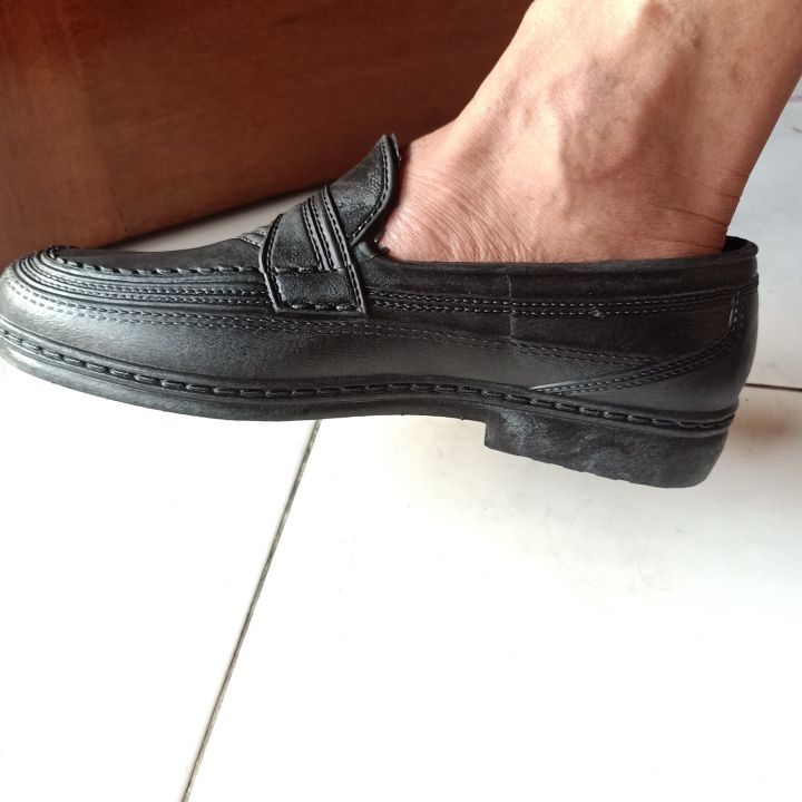 Sepatu%20Slop%20Slip%20on%20Pantofel%20Karet%20/%20Sepatu%20Slop%20Tukang%20/%20Sepatu%20Karet%20-%20Image%204