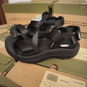 2025 keen zerraport II รองเท้าฤดูร้อนของแท้สำหรับผู้ชายพร้อมหัวรองเท้า Ladies Outdoor River Tracking รองเท้ากันลื่นลุยรองเท้าชายหาดลำลองกีฬาคู่แคมป์ปิ้ง