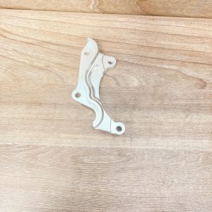 Pát trước Vespa đĩa 220mm xài heo 2 Piston đối xứng màu trắng lắp như zin