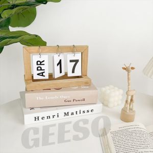 Wooden calendar Nordic minimalist style flip wooden desk calendar page calendar decoration