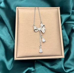 Kalung Titanium Wanita Perhiasan Harian Model Liontin Dasi Kupu Perhiasan Harian Titanium