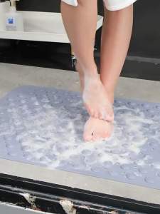 🇸🇬SG Ready Stock🇸🇬 Bathroom Shower Anti-Slip Non Suction Massage Mat