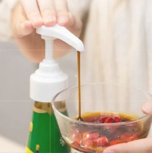 HOME BEST 1pc BLACK Sauce Pump Pressure Squeezer Universal for Oyster Seasoning Press Multi-Purpose Pump Head House Hold Kitchen Accessories Tool Dispenser Nozzle DIY Kitchen Push-type Kepala Pam Botol Sos Berbentuk Muncung Plastic Tekan Picit FZ1-0005