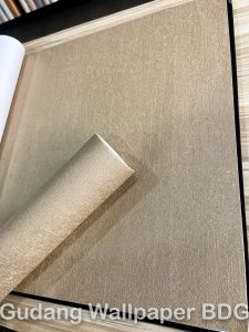 Wallpaper Vinyl Polos Abstrak Concrete Minimalis Modern Mocca Gold Coklat Mewah Premium