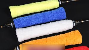 กริปพันด้ามไม้แบดแบบผ้าขนนุ่ม กริปพันด้ามไม้แบด เทปพันด้ามจับไม้แบดมินตัน มีกาวในตัว ผ้านุ่มจับกระชับมือ