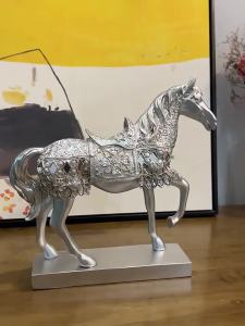 Sacesr Nordic Style Originality Figurines Modern Aesthetic Silver Art Horse Figurine & Miniatures Luxury Bedroom Home Decor Statua FYFM 5B8Q6
