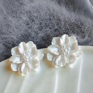 Pearl Flower Earrings Women’s Korean Fashion Simple Ear Stud Jewelry Accessories