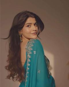 [PRE ORDER] {GOWN COLLECTION} SIZE:-XL(42)FABRIC :- Fox Georgette ~ Delivery Lead Time : 10 days