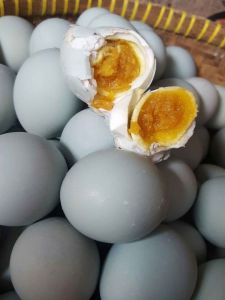 TELUR ASIN MASIR ISI 20 BUTIR// KHAS BREBES JAWA TENGAH