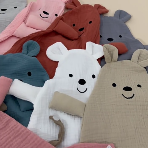 Colorful Four-Layer Muslin Baby Comforter Cotton Newborn Security Blanket with Animal Pattern Design for Boys Girls