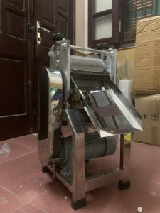 Máy lạng da lợn / bì heo thành miếng mỏng 1li như tờ giấy