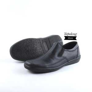 Sepatu Pria Slip On Casual Formal Kulit Warna Hitam TPR01