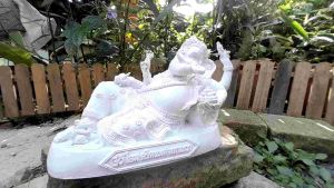 พระพิฆเนศ ปางเอกเขนก สีขาวด้าน วัสดุเรซิ่น