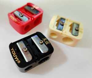 Double Holes Cosmetic Pencil Sharpener For Eyeliner Pencil For Eyebrow Pencil