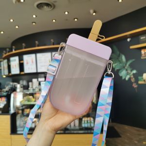 (Cle)Topstudio BabyGo 300ML Ống Hút Dễ Thương Chai Nước Có Cốc Kem Que Dễ Thương Sáng Tạo Chai Kem Que Bằng Nhựa Chống Rò Rỉ Có Dây Đeo Vai