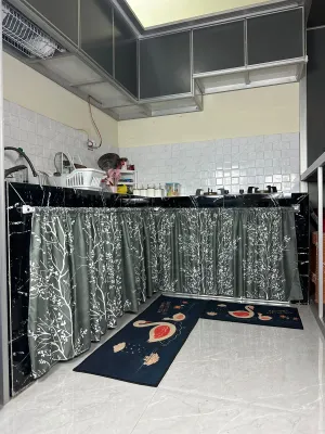 Gorden kolong dapur / Gordeng kolong meja dapur / Gorden dapur bawah kompor 1 set plus tali terbaru