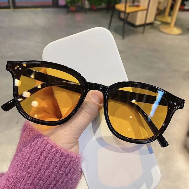 Korean%20Sunglasses%20Ladies%20Retro%20Glasses%20UV400%20Protection%20Fashion%20Accessories%20-%20Image%203
