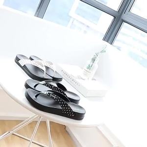 [Free Shipping] Thin-Strap Flip-Flops Flat-Soled Beach Sandals For Women Casual Versatile Thick-Soled Height-Increasing Non-Slip Casual Shoes