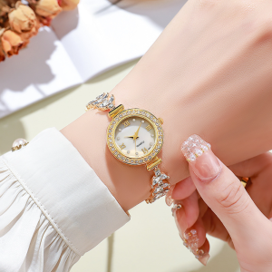 Elegant Womens Watch New Fashion Fine Band Diamond Round Womens Watch Free Adjustment Bracelet Watch