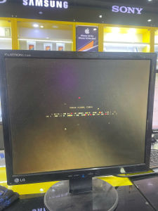 Màn hình máy tính để bàn LG L1742SE. Cũ như mới. Kèm dây nguồn và dây cáp