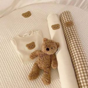 Gối Thoải Mái Hình Trụ Cho Bé Với Vải Cotton PP-Tấm Chắn An Toàn Cho Cũi Trẻ Sơ Sinh Chống Va Chạm Tháo Rời Được Tấm Chắn Giường Cho Bé