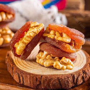 Halal Dried Apricot Walnut Dried Fruit Snacks 杏干夹核桃仁零食