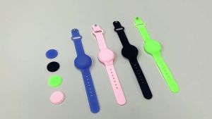 Waterproof AirTag Holder & Bracelet for Kids Hidden Pin Air Tag Case for Clothing Silicone Wristband for Toddler Child Boys Girls Anti-Lost GPS Tracker Watch Band