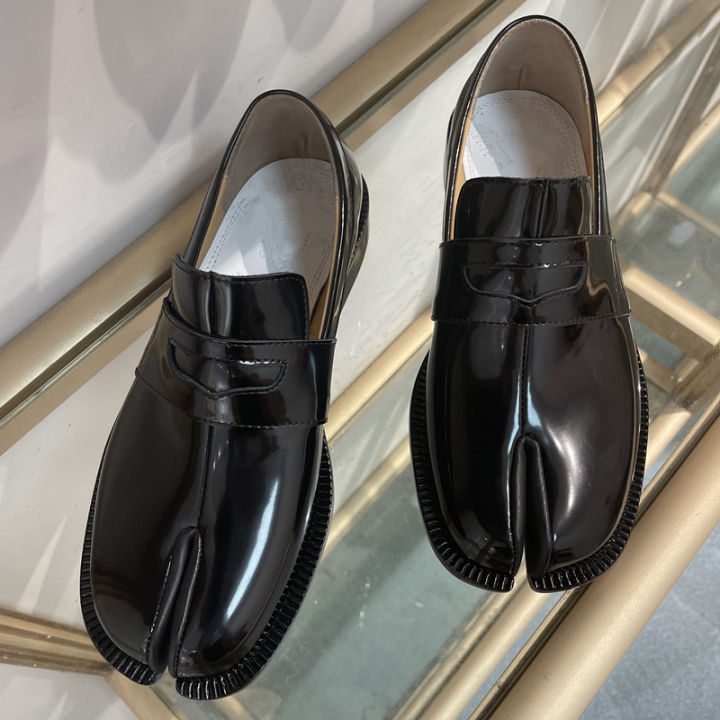 Europe station tabi split toe shoes trotters horse hoofs loafers