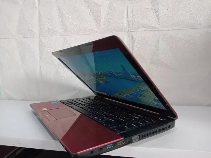 Laptop%20toshiba%20satellite%20C40A%202GB%20RAM%20500GB%20HDD%20processor%20intel%20core%20i3-3110M%20murah%20dan%20fullset%20-%20Image%203