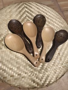 ทัพพีไม้เนื้อแข็ง งานละเอียด