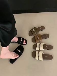 [Free Shipping] First Encounter Seasonal Square-Toe Buckle Strap Flat Sandals for Women Summer Outdoor Wear 2026 New Model Suitable for Pairing with Skirts for Vacation