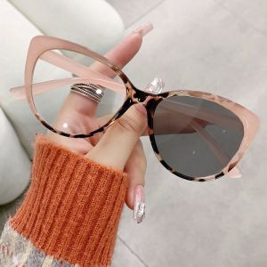 WE Kacamata lensa photochromic 2 in 1 anti radiasi wanita pria kacamata bingkai Titanium Fuji Cat Eye Anti UV fotocromic K23 F61P