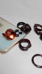 Cincin akar bahar merah tembus cahaya