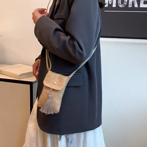 Beach Woven Straw Tassels Small Phone Bag for Womens Fashion Shoulder Crossbody Purse Wallet with Adjustable Strap