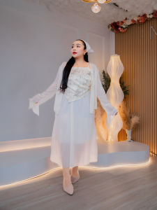 ชุดเดรสเซ็ท 2 ชิ้น สีครีม สายเดี่ยว + เสื้อคลุมแขนยาว ดีไซน์เกาหลี ผ้าชีฟองซีทรู