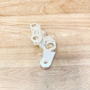Pát trước Raider/Satria đĩa 290/295mm xài heo 4 Pis Adelin/Fando màu trắng