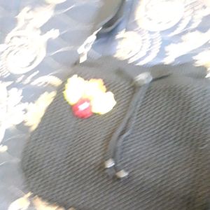 TAS RAJUT SLEMPANG SERUT BUNGA