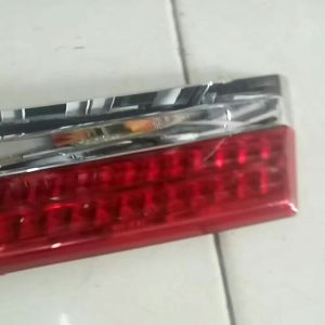 Lid Trunk Inova Luxury: Material Berkualitas Tinggi & Fungsi