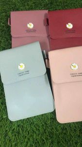 กระเป๋าตังค์ กระเป๋าใส่มือถือ กระเป๋าสะพายใส่โทรศัพท์ ลายดอกเดซี