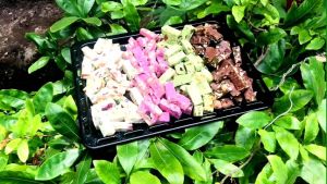 (500GR) KẸO NOUGAT HẠNH PHÚC VÔ CÙNG THƠM NGON ĐẶC BIỆT ĐƯỢC LÀM HANDMADE 100% TỪ CÁC LOẠI HẠT DINH DƯỠNG VÀ TRÁI CÂY SẤY NHẬP KHẨU. KẸO CÓ VỊ CHUA CHUA NGỌT NGỌT BÉO BÙI CHINH PHỤC ĐƯỢC CẢ NHỮNG THỰC KHÁCH KHÓ TÍNH NHẤT healthyfood3B ngucoc granola