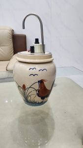 Bình Rót Rượu Điện Tử Chú Tiểu Sứ Dung Tích 1.3 lit